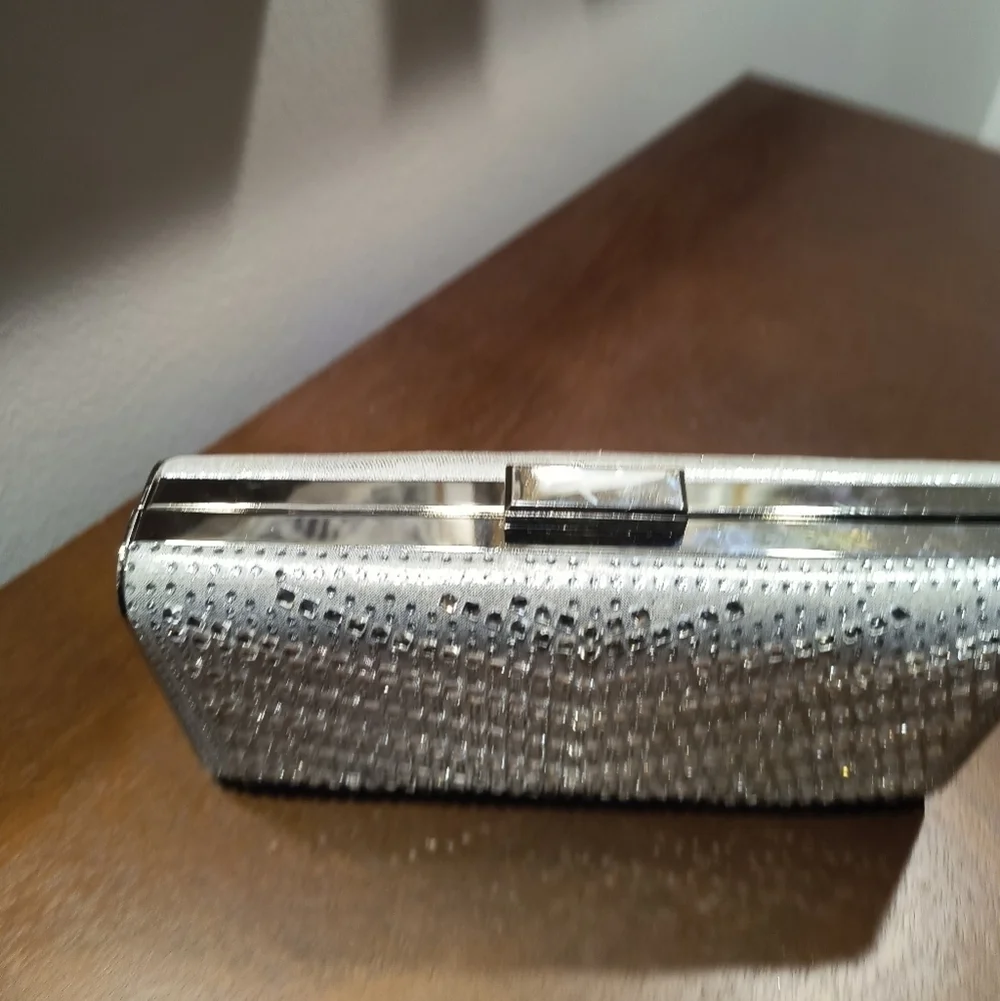 Silver sparkle formal clasped clutch purse